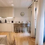 King Charles & Pavlos De Grece Apartment *