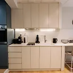 King Charles & Pavlos De Grece Apartment *